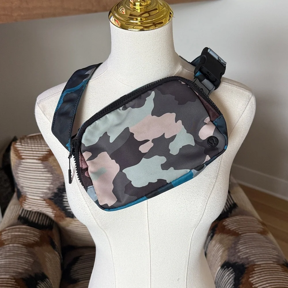 candy lime green motorcycle helmet Moto Loot Cover for Helmet, Fun Rides and Gifts infant sleep bag 顏色:海軍藍 Navy #560 release chin strap and Manual Osprey Talon 22